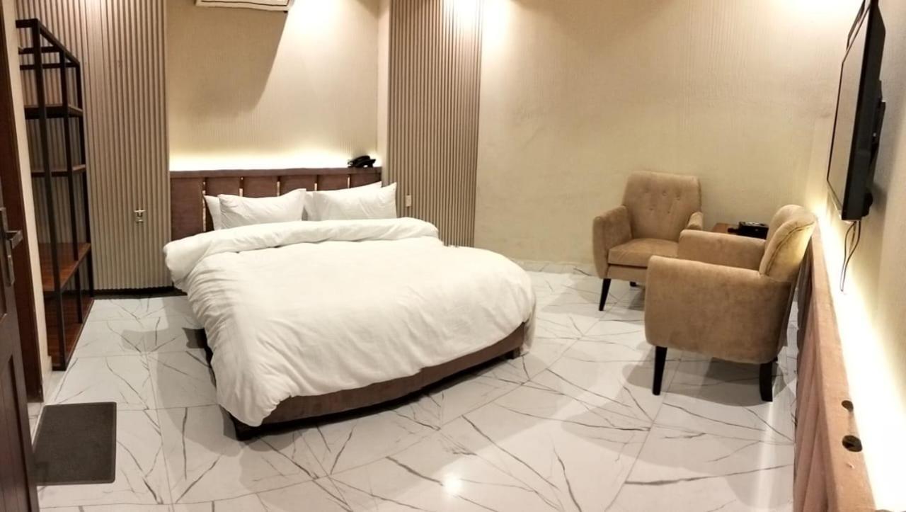 Shelton Boulevard Hotel لاهور المظهر الخارجي الصورة