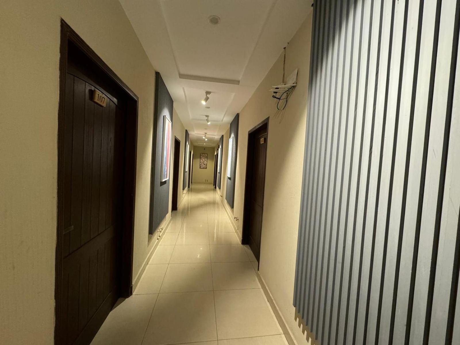 Shelton Boulevard Hotel لاهور المظهر الخارجي الصورة
