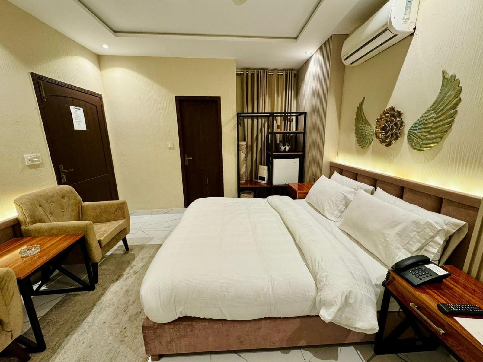 Shelton Boulevard Hotel لاهور المظهر الخارجي الصورة