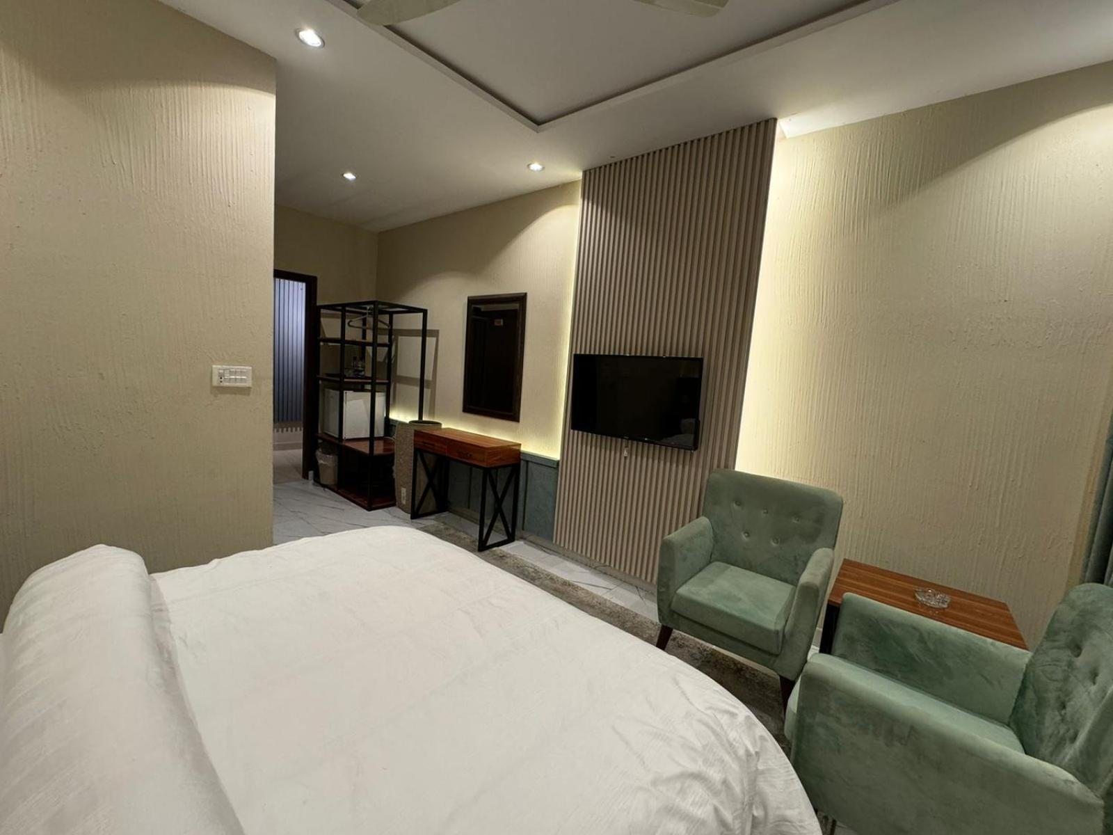 Shelton Boulevard Hotel لاهور المظهر الخارجي الصورة